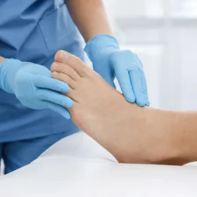Charcot-Fuß: Symptome erkennen und warum er ein Notfall ist
